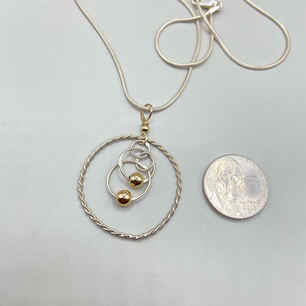 Two Tone Interlocking Circle Gold Bead Pendant Ne… - image 4